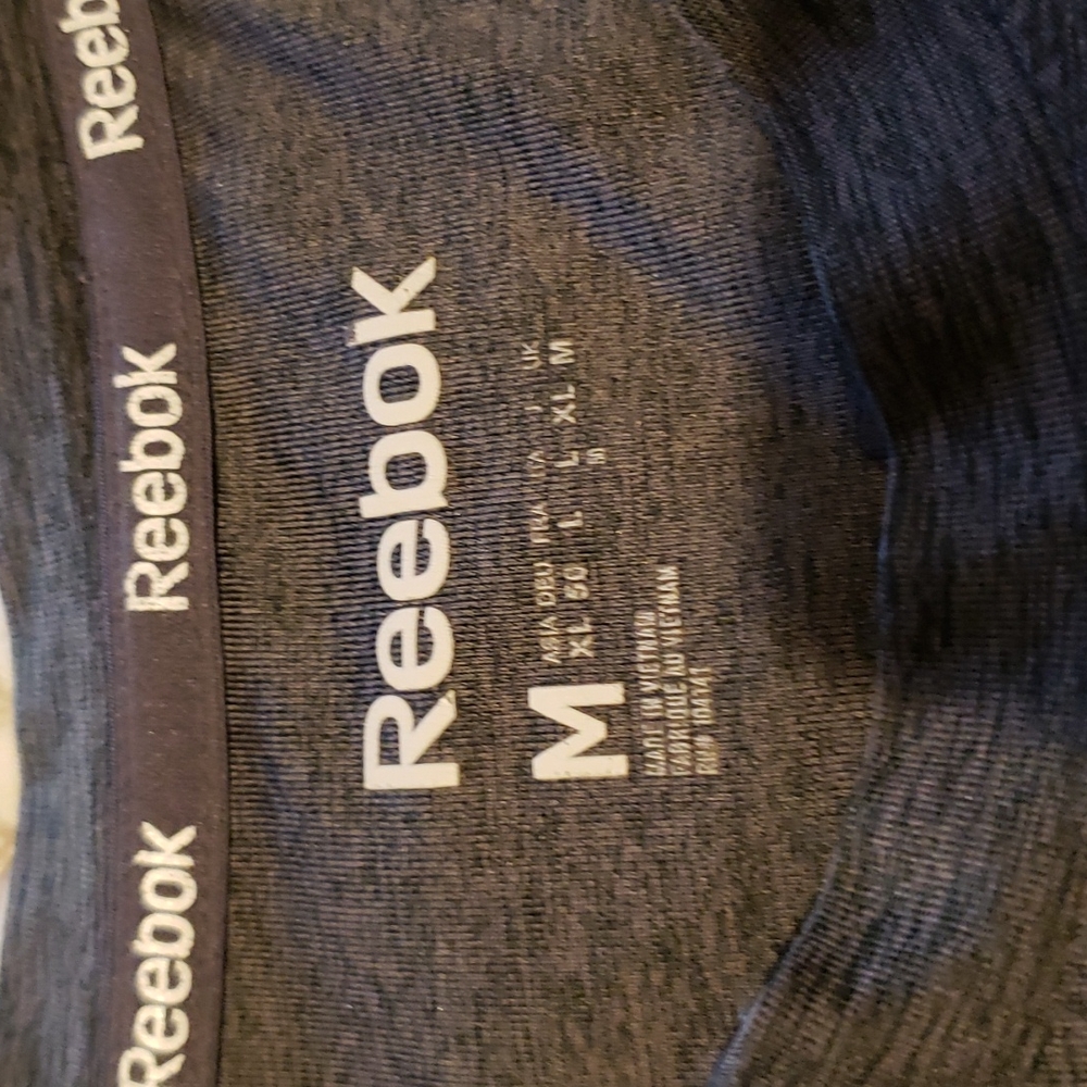 Men's Reebok shirt - Picture 3 of 4